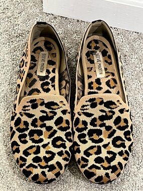 Steve Madden Sabin Leopard Flats Women’s Size 10 Career Casual Soft Material